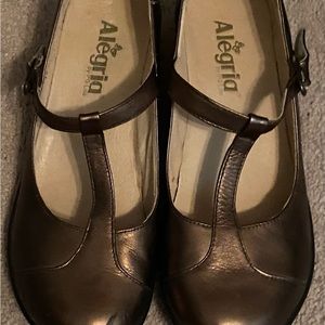 Algeria gold Mary Jane paten leather